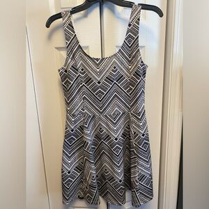 H&M Divided dress. Black and white size 10